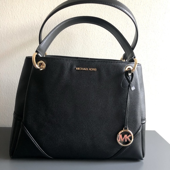 MICHAEL Michael Kors Handbags - Michael Kors Black Leather Purse